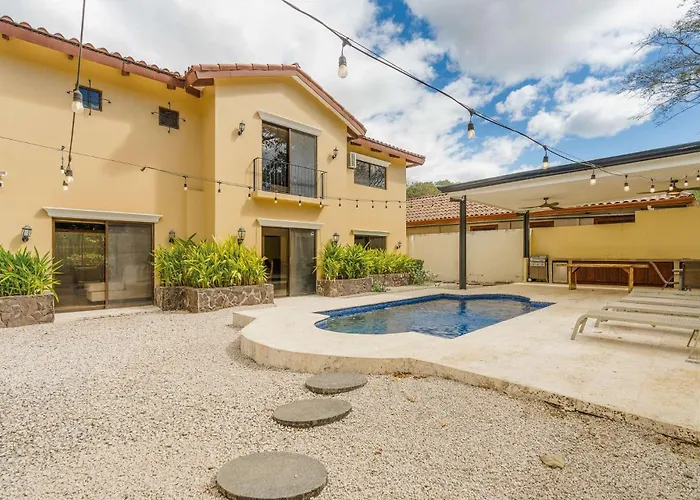 Elegant Surfside Retreat With Private Pool Spacious Outdoor Patio & Walkable Access Potrero (Guanacaste)