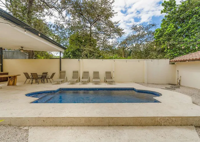 Elegant Surfside Retreat With Private Pool Spacious Outdoor Patio & Walkable Access Apartment Potrero (Guanacaste)