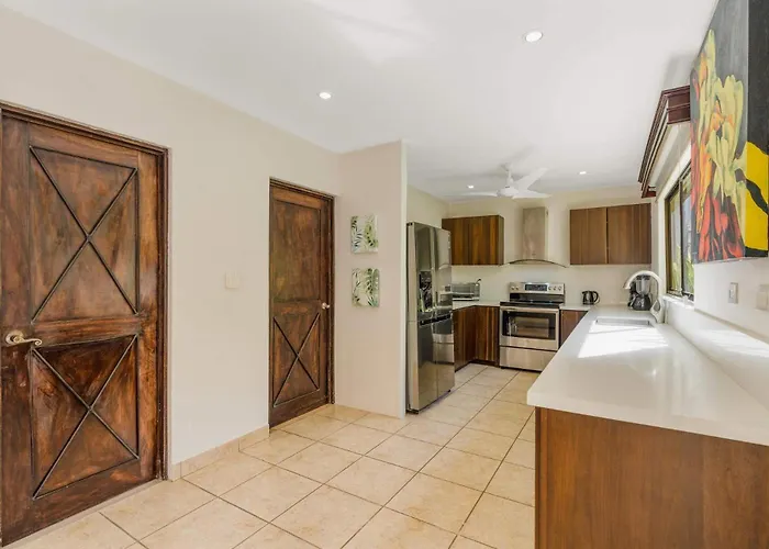 Elegant Surfside Retreat With Private Pool Spacious Outdoor Patio & Walkable Access * Potrero (Guanacaste)