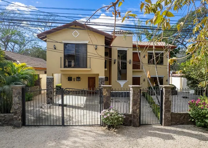 Elegant Surfside Retreat With Private Pool Spacious Outdoor Patio & Walkable Access * Potrero (Guanacaste)