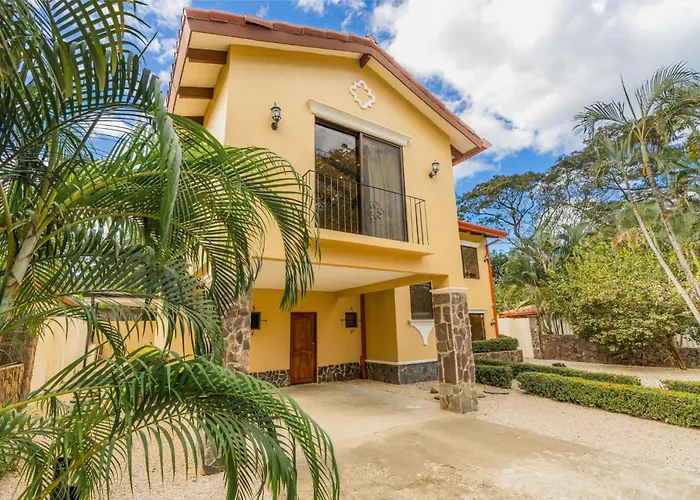 Elegant Surfside Retreat With Private Pool Spacious Outdoor Patio & Walkable Access * Potrero (Guanacaste)