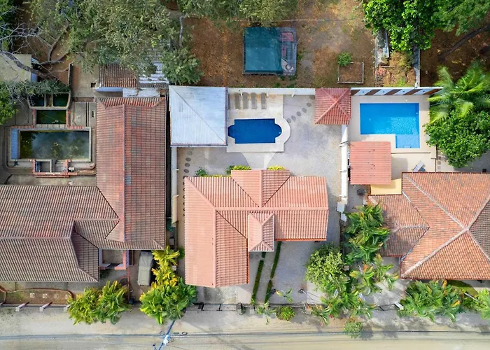 Elegant Surfside Retreat With Private Pool Spacious Outdoor Patio & Walkable Access Apartment