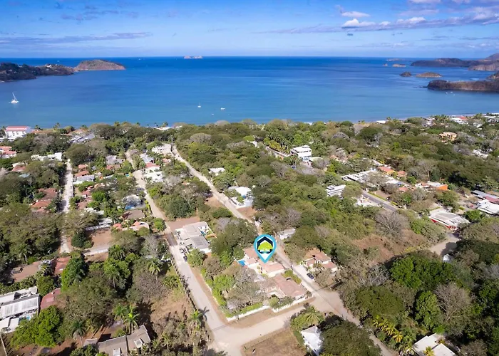 Elegant Surfside Retreat With Private Pool Spacious Outdoor Patio & Walkable Access Apartment *